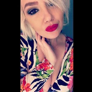 Meet your Posher, Nadia